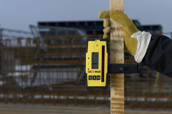GeoMax Zone20 HV pro Horizontal-/Vertikallaser mit Empfänger ZRP105 GeoMax Zone20 HV pro Horizontal-/Vertikallaser mit Empfänger ZRP105