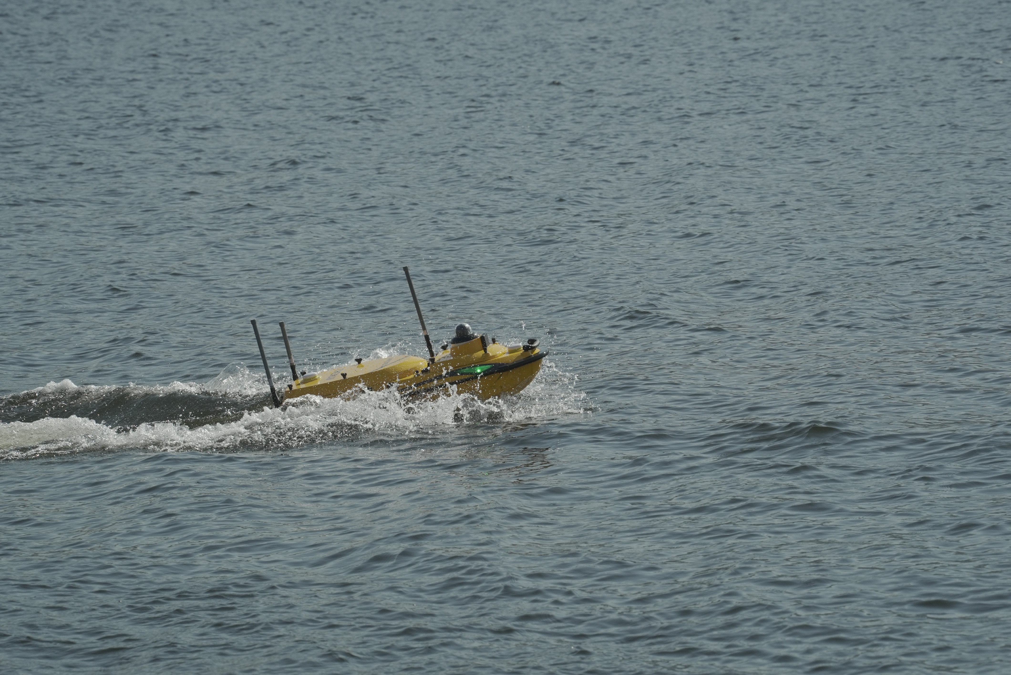 Apache 4 Pro – Professionelles Vermessungsboot (USV) für Bathymetrie &amp; Hydrologie