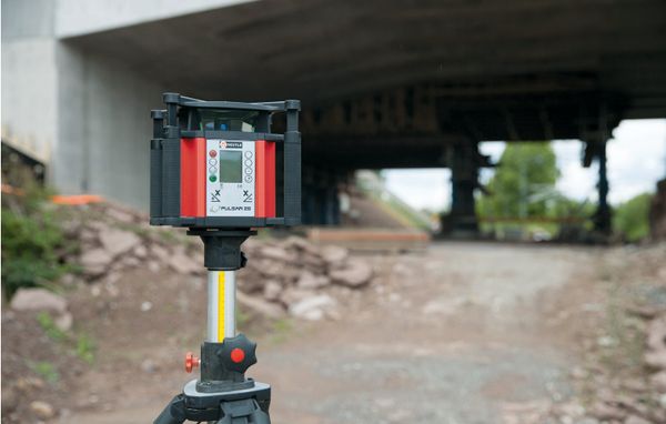 PULSAR 2S Horizontal- und Vertikallaser mit Neigungseinstellung