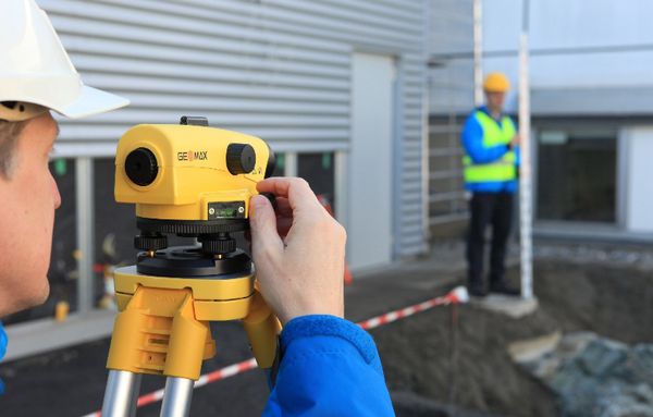 GeoMax ZAL330 optisches Nivelliergerät